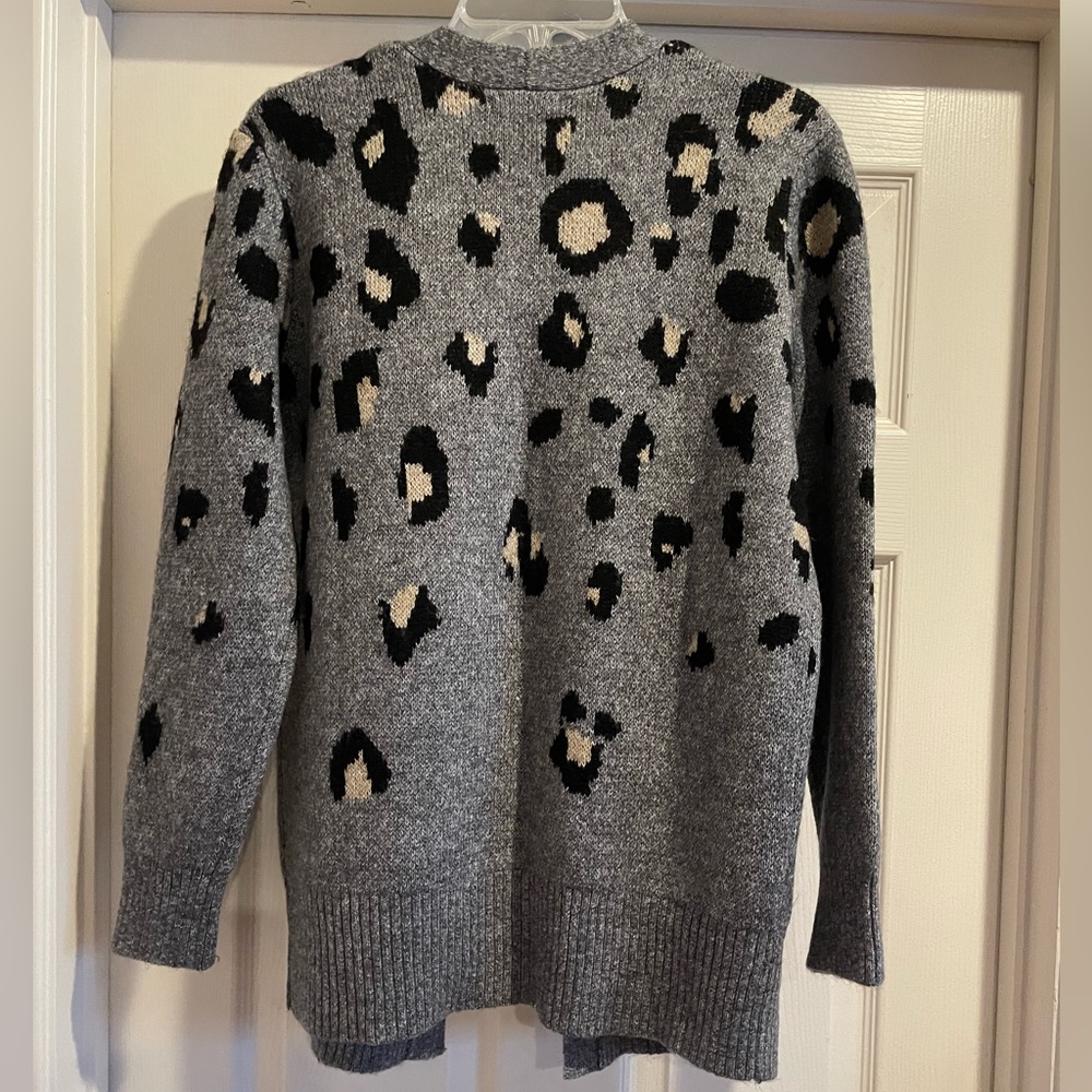 Gray Leopard Print Women's Cardigan - Picture 3 of 6